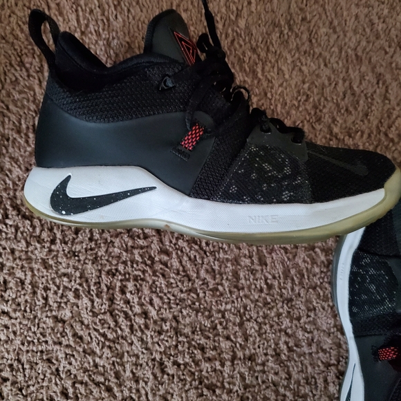 Nike - Picture 3 of 5